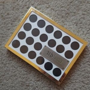 Urban Decay Gwen Stefani eyeshadow palette